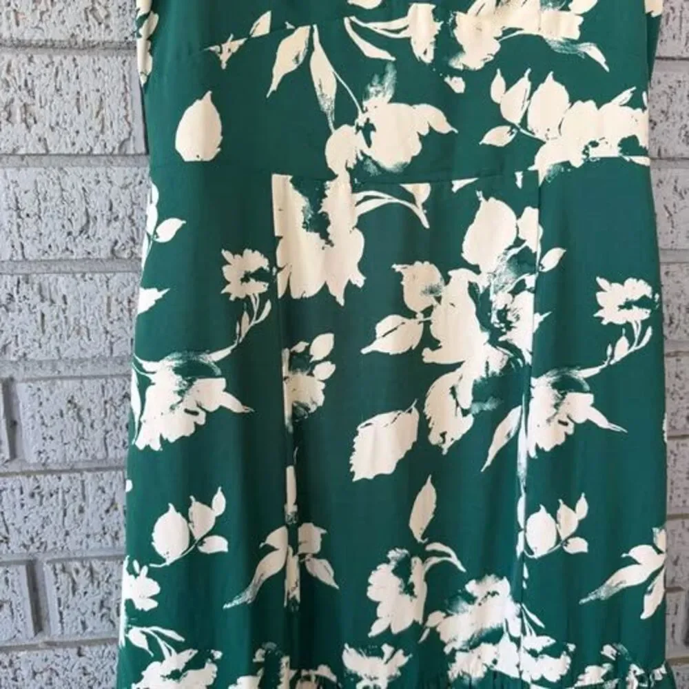 Abercrombie Ruffle Tiered Maxi Dress Size XS Floral Green Spring Wedding